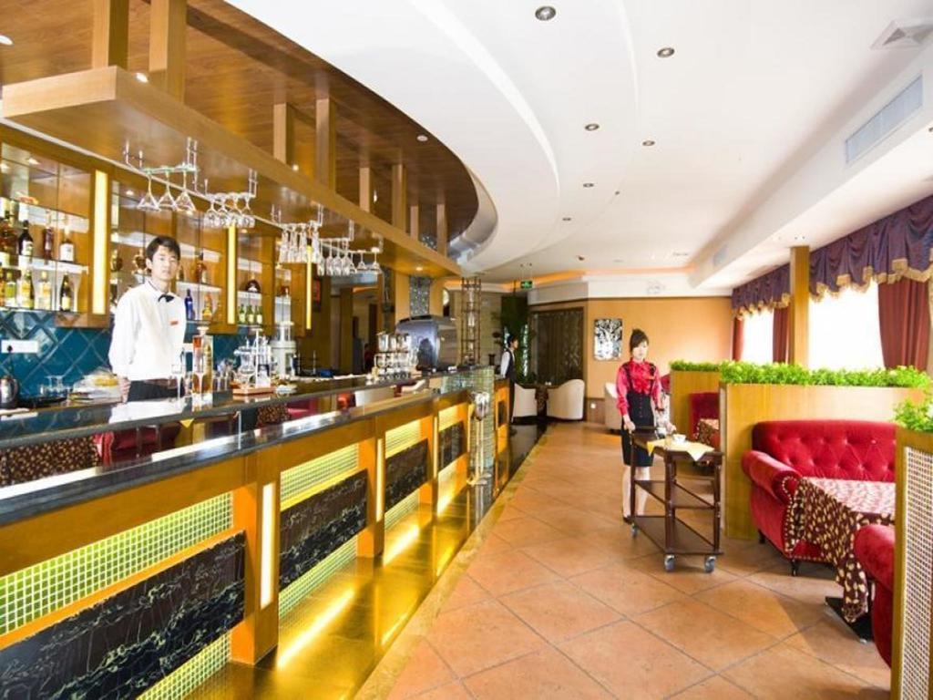 Hangzhou Peacock Hotel Экстерьер фото