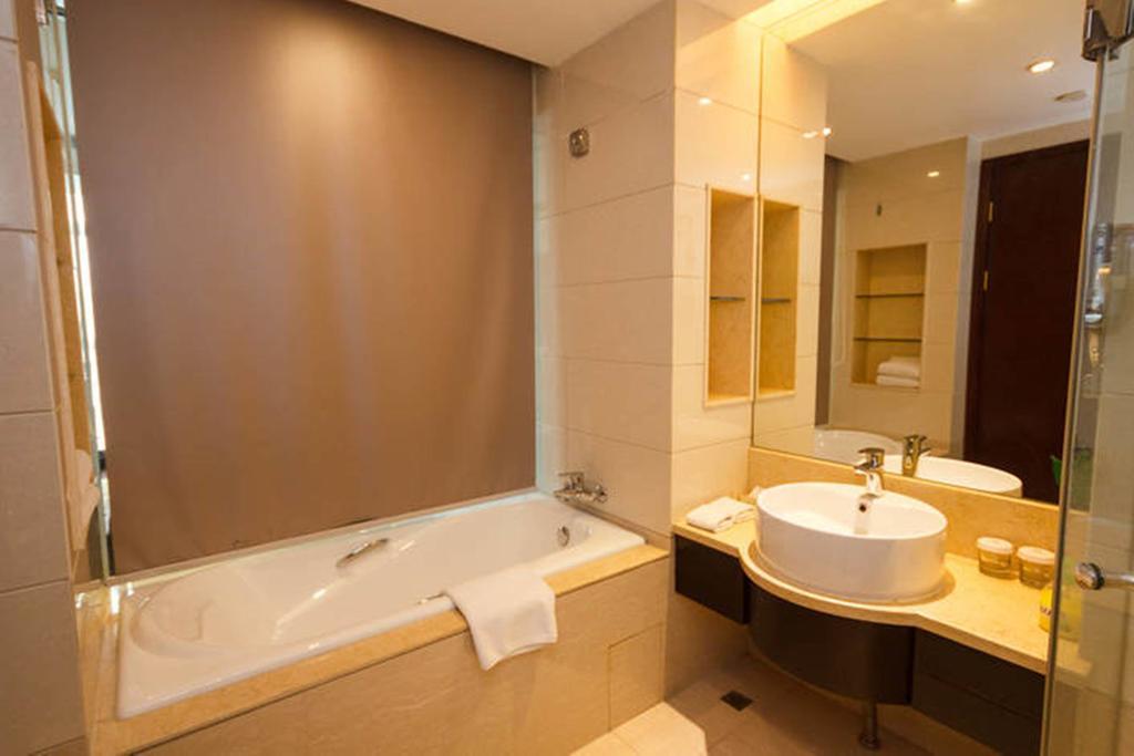 Hangzhou Peacock Hotel Экстерьер фото